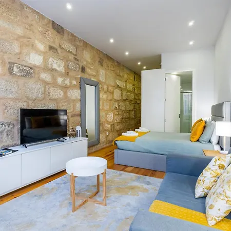 A Window To - Premium By The River * Porto