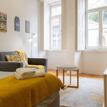 A Window To - Premium By The River Apartment *