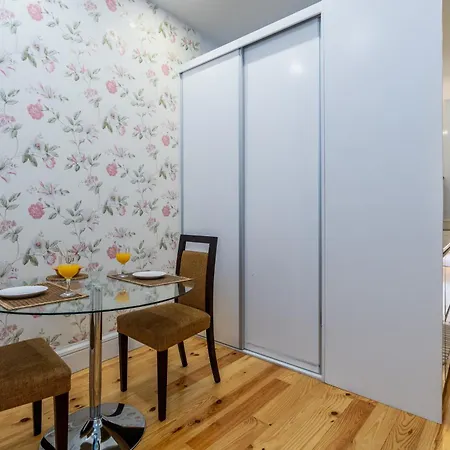 A Window To - Premium By The River Appartement