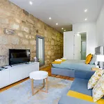 A Window To - Premium By The River * Oporto