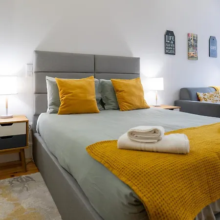 Апартаменты A Window To - Premium By The River *