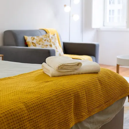 A Window To - Premium By The River Порту